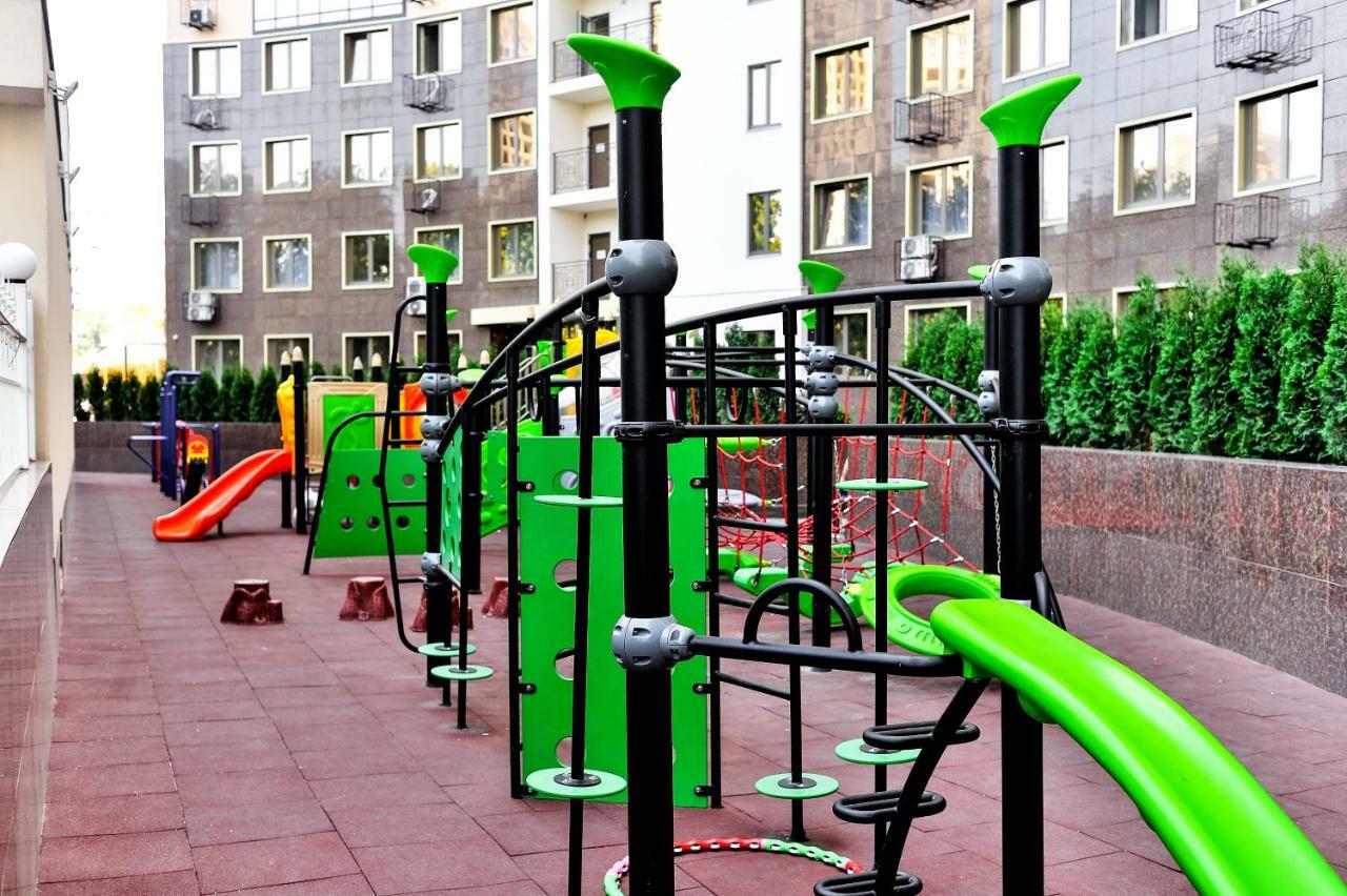 Arcadia Vip Apartments Sea View! Одеса Екстериор снимка